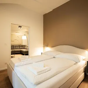  Apartment Stylish With Dedicated Working Space And Super King-size Bed Located Between Centre And Donau River
