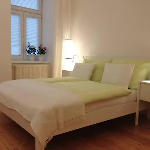  Apartment Danube Art