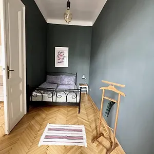  Apartment Ruhige & Grosse Altbauwohnung 7min Zum Zentrum